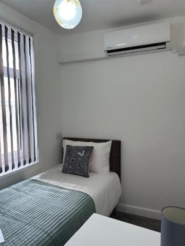 Lord Merit Guest Rooms In King'S Cross St Pancras ロンドン エクステリア 写真